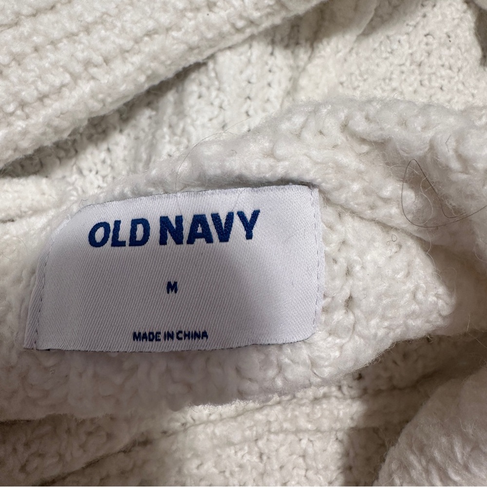 Old Navy White Knit Oversized Pull Over Turtleneck Sweater Size Medium Women’s - Picture 9 of 9